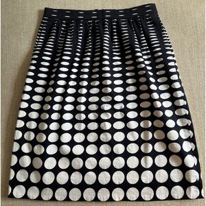 J. Crew Factory Women’s Navy/White Dot Skirt. Size 0.